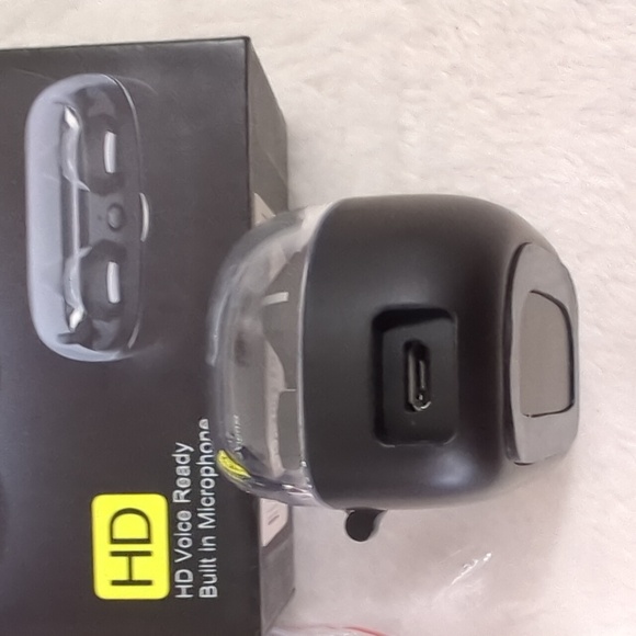True Wireless stereo earbuds NWT - Picture 6 of 6